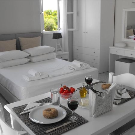 Milos Bay Suites Adamantas Eksteriør billede