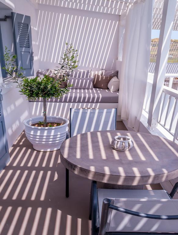 Milos Bay Suites Adamantas Værelse billede